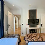 Urban Flat 105 - Haussmann Opera 4 Bedrooms Parijs
