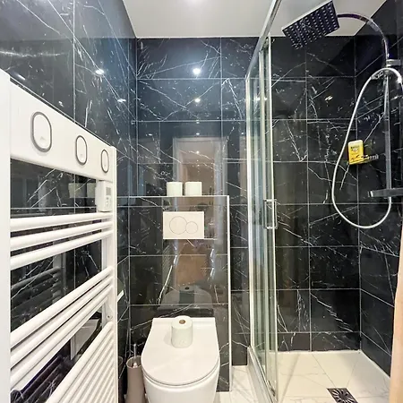 Urban Flat 105 - Haussmann Opera 4 Bedrooms