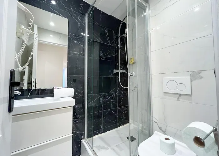 Urban Flat 105 - Haussmann Opera 4 Bedrooms Apartment Paris